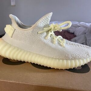 YEEZY BOOST 350 v2